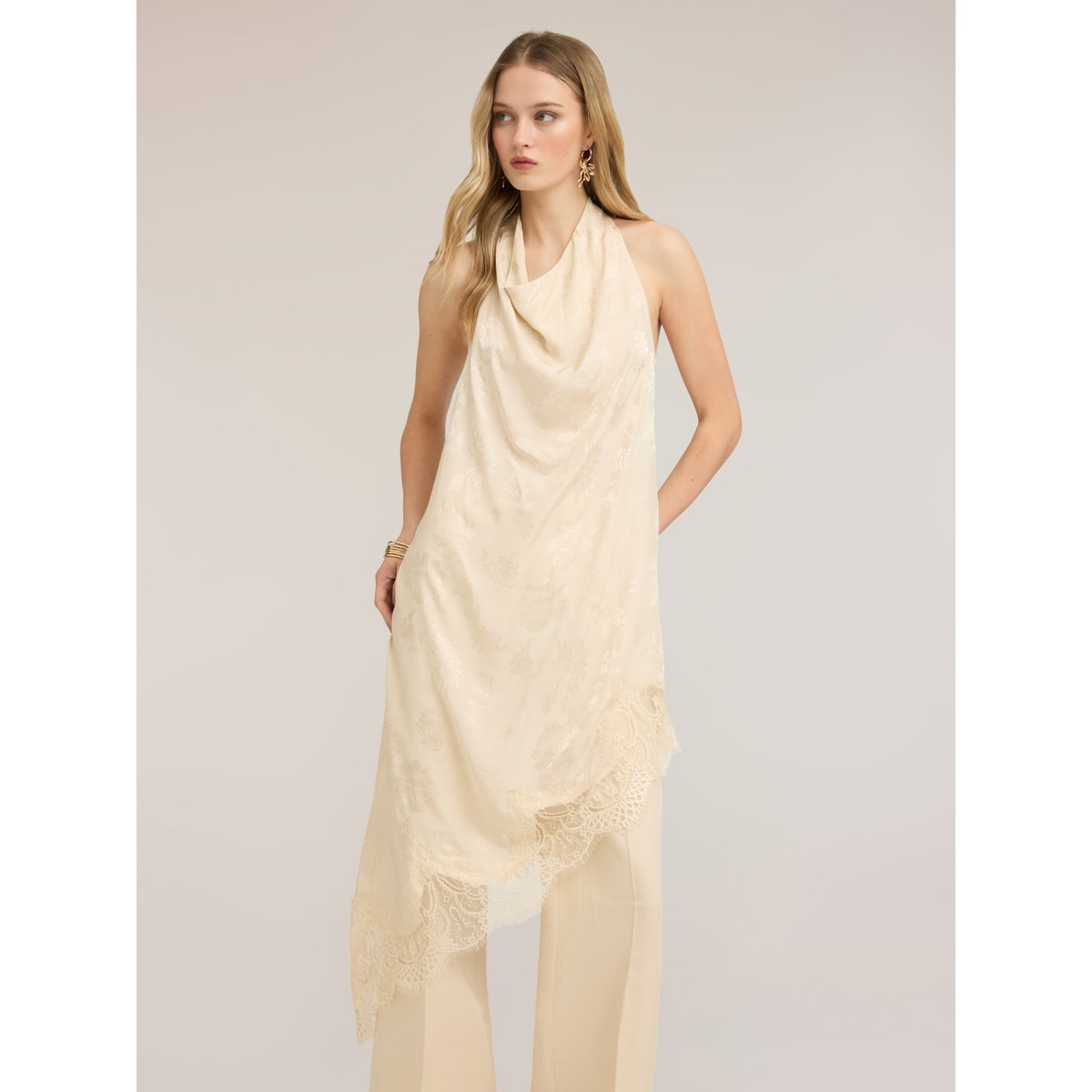 Robe asymétrique avec drapé beige, MOTIVI