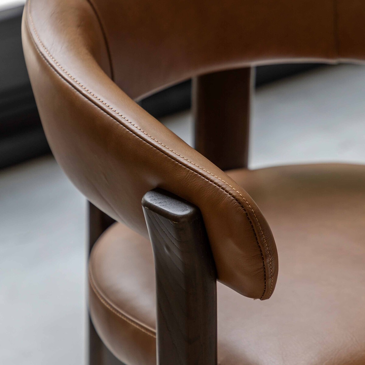 Owen Leather Dining Chair dark oak wood, ÉDITÉ