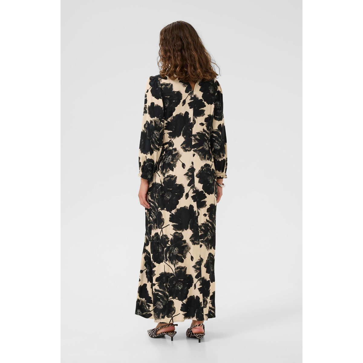 Robe noir blanc black/offwhite flower, CULTURE