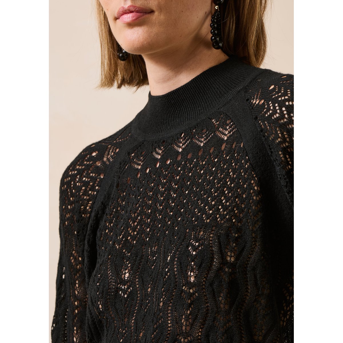 Pull en maille ajourée manches longues col montant noir, LA FEE MARABOUTEE