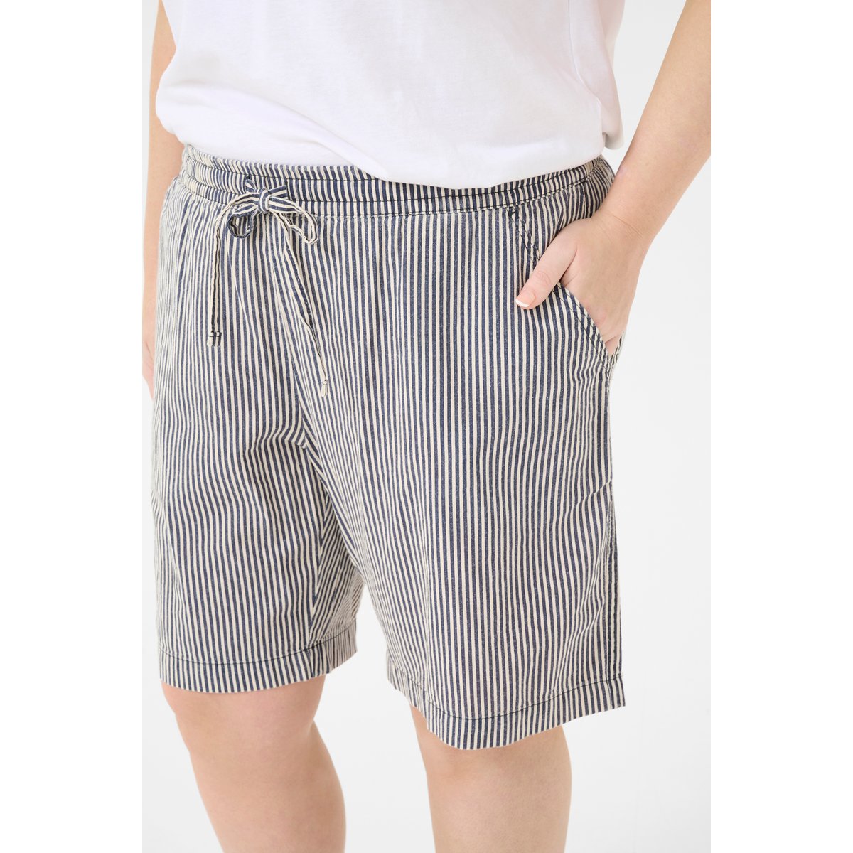 Shorts casual bleu/blanc rayures midnight/white stripe, KAFFE CURVE