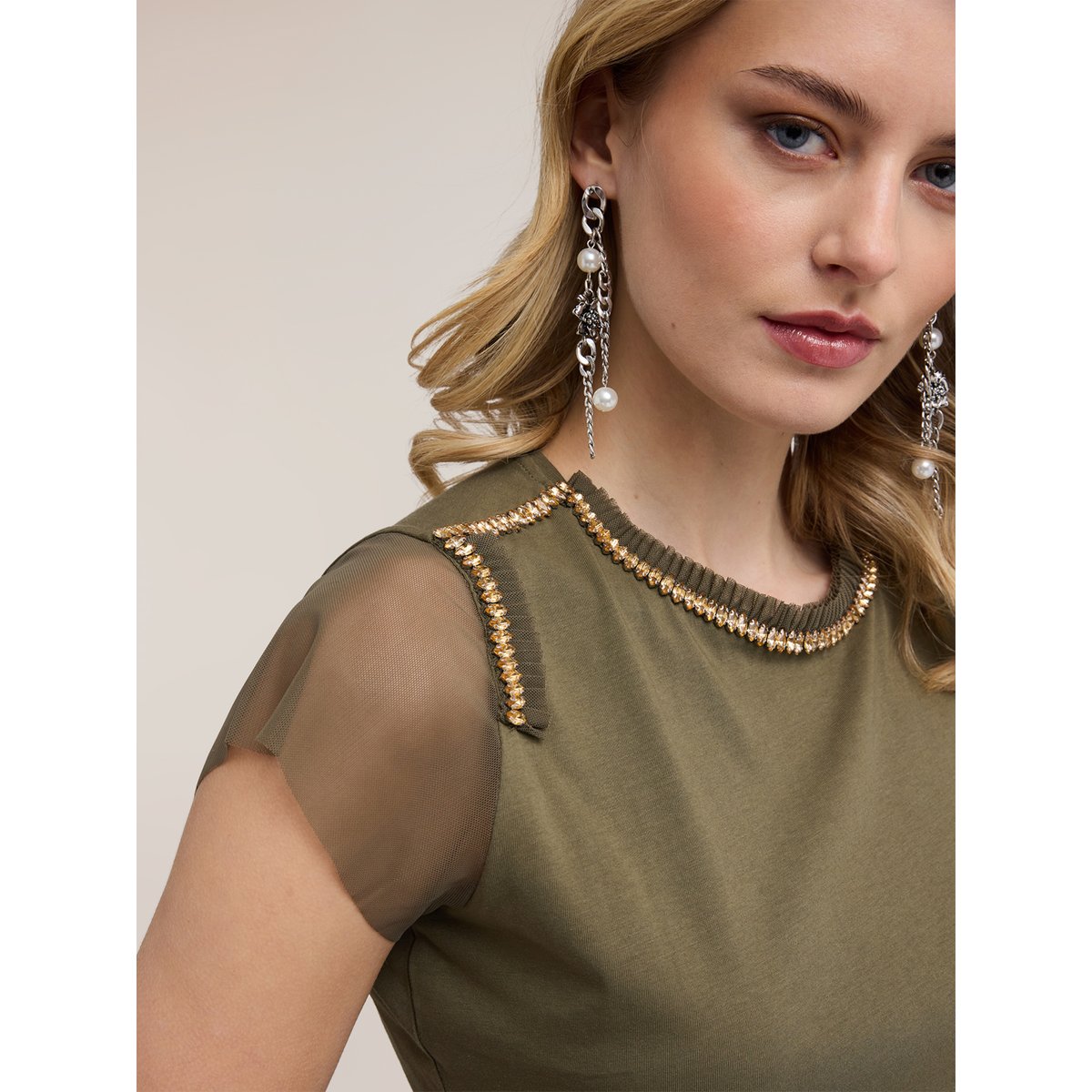 T-shirt avec manches et broderies bijou verde militare, MOTIVI