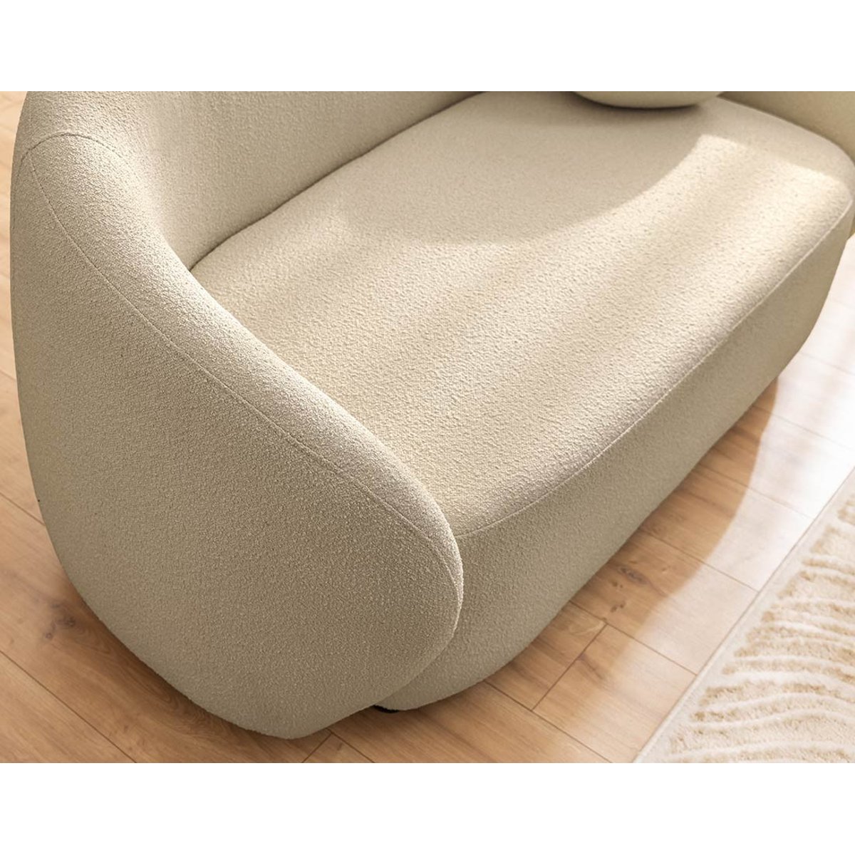 Flore - Canapé droit 2 places en tissu bouclette taupe, LISA DESIGN