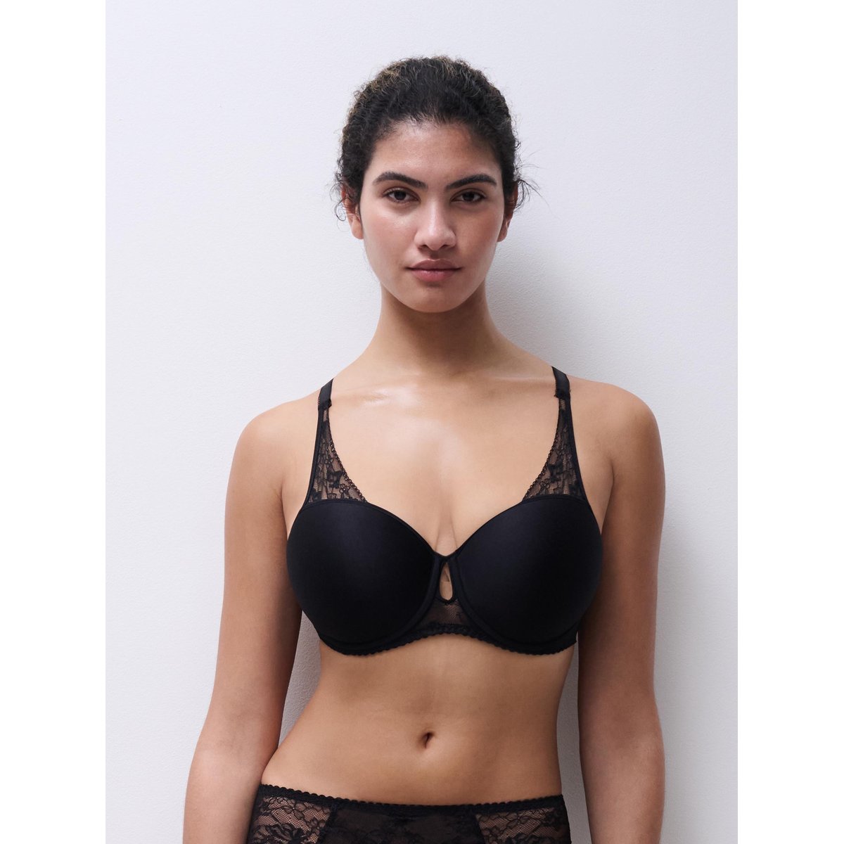 Soutien-gorge corbeille mémoire de forme KISS noir, CHANTELLE PULP