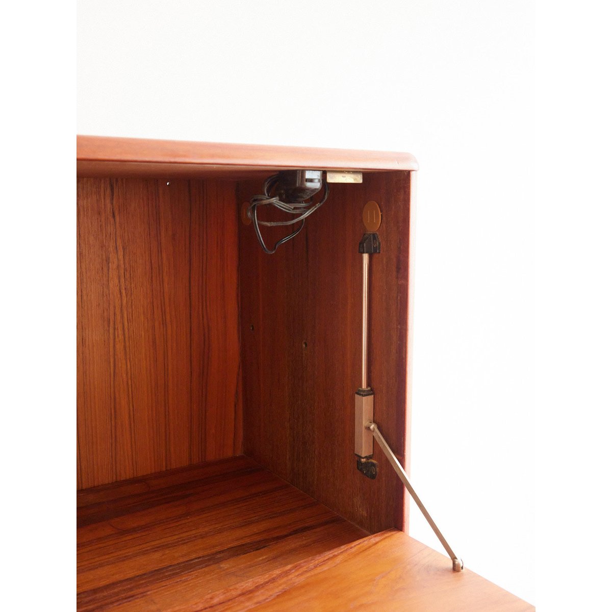 Enfilade haute scandinave en bois Margaret N°781 - Bon état bois clair, DEBONGOUT