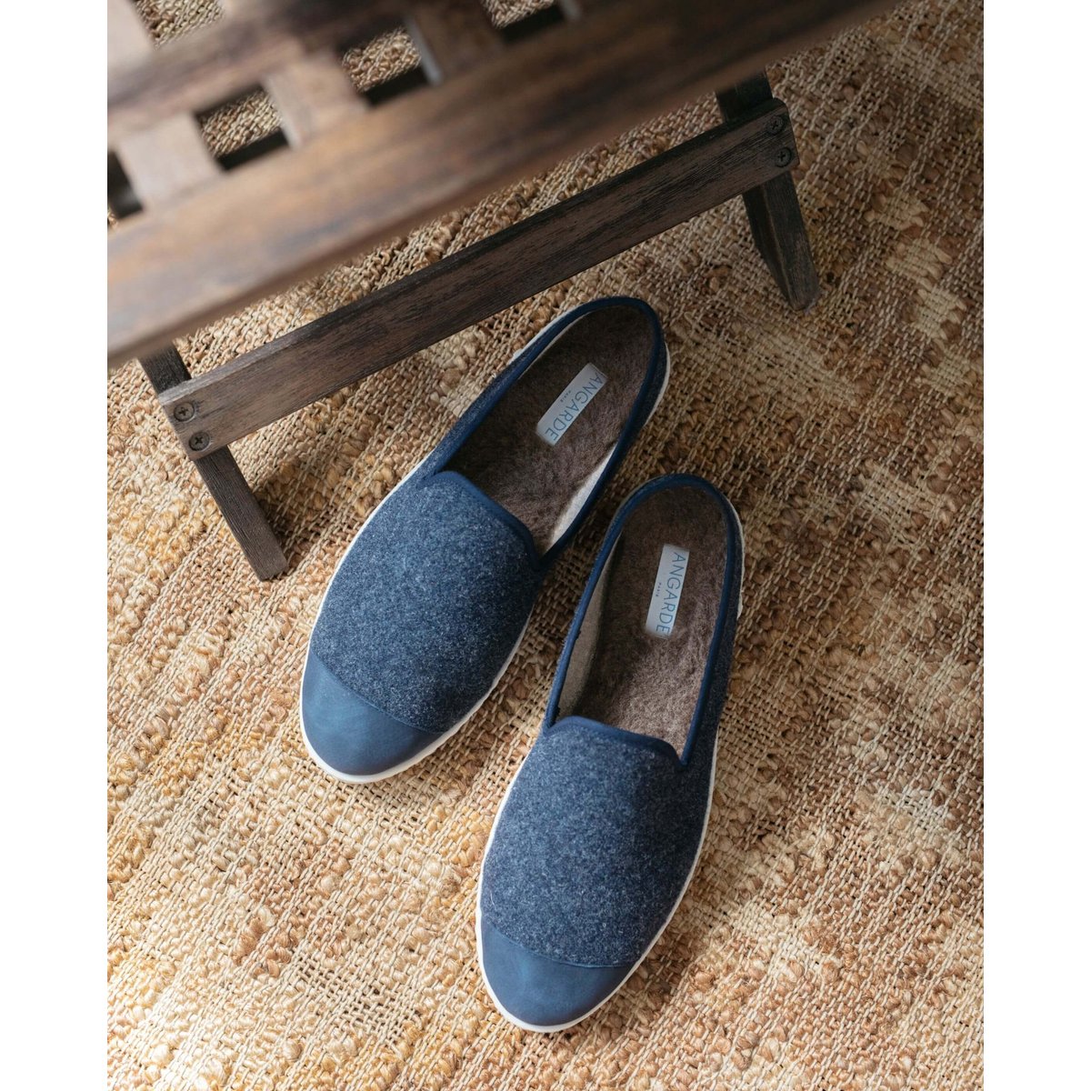 Chaussons en laine recyclée bleu marine, ANGARDE