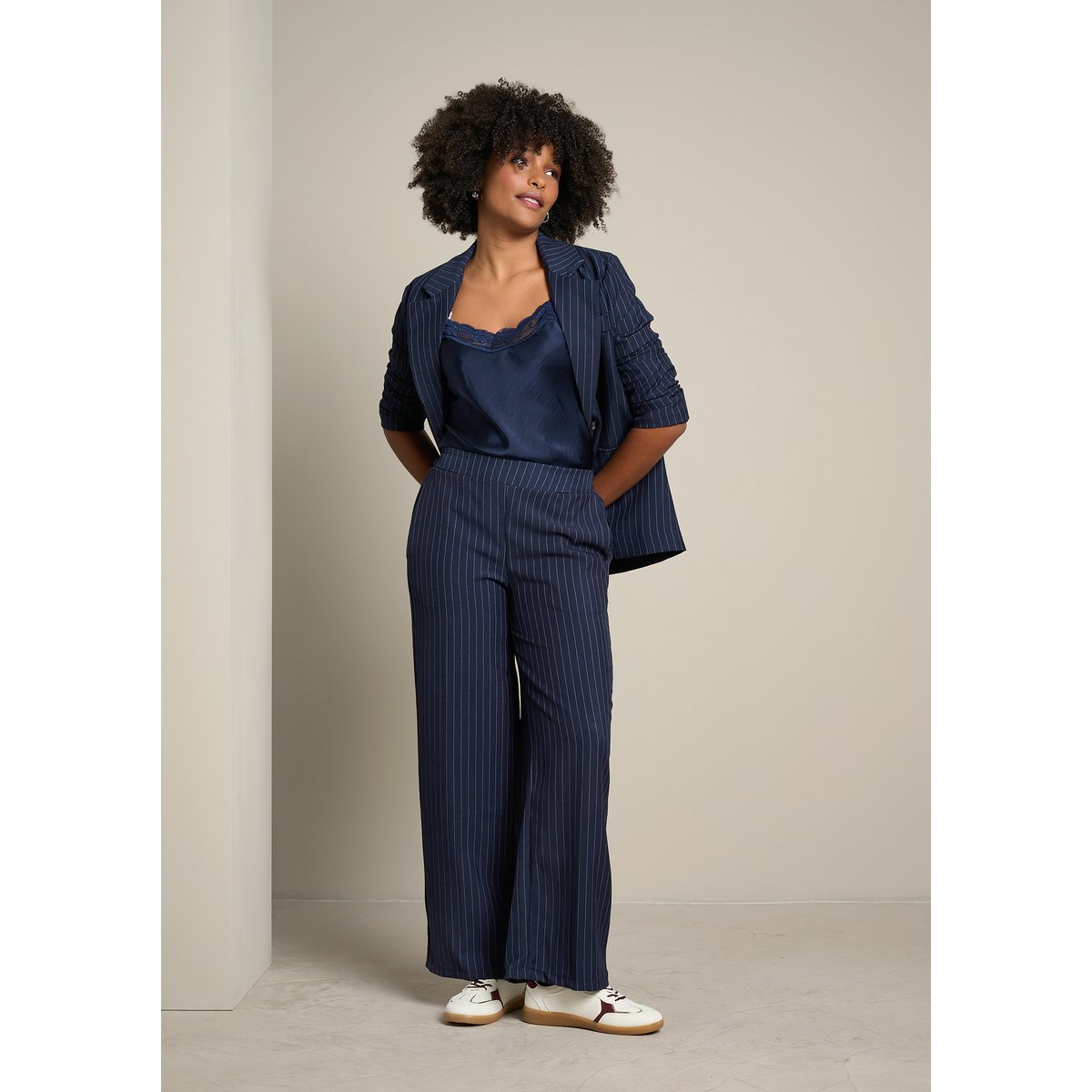Pantalon tailleur rayé bleu marine, LOLALIZA