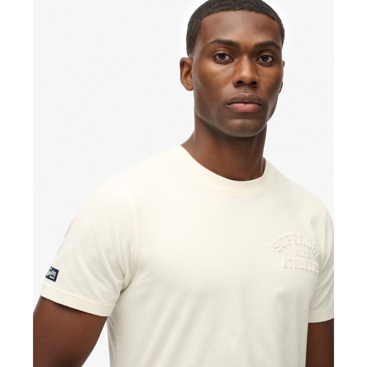 T-shirt décontracté à motif en relief Athletic blanc cassé, SUPERDRY