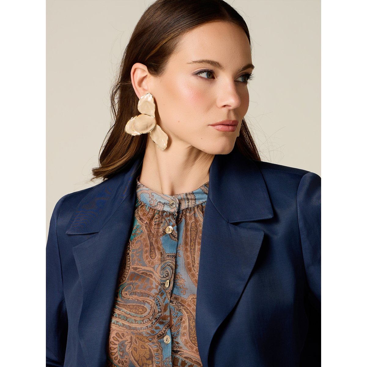 Blazer court bleu, OLTRE