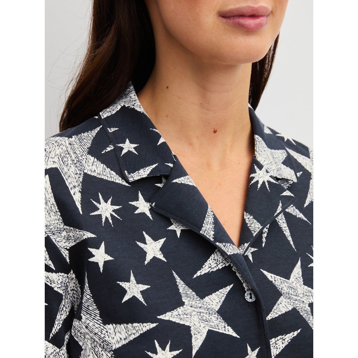 Chemise de nuit manches longues boutonnée, longueur 95 cm manches longues Coton WINTER DREAMS blue night, CALIDA