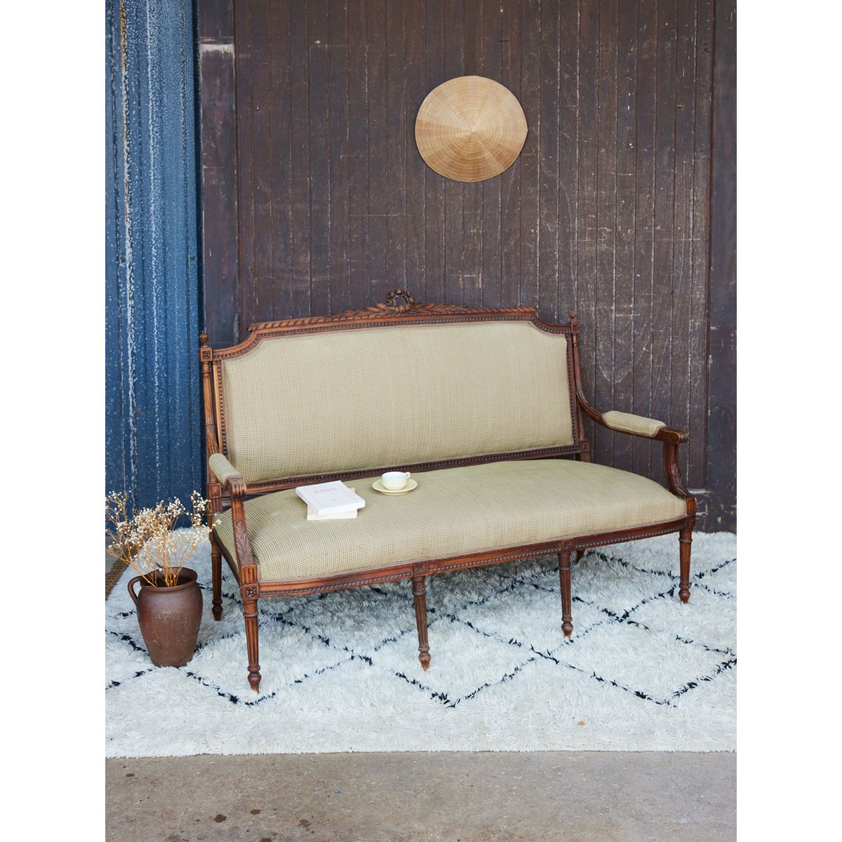Banquette ancienne en bois et tissu Martine N°171 - Bon état bois foncé, DEBONGOUT