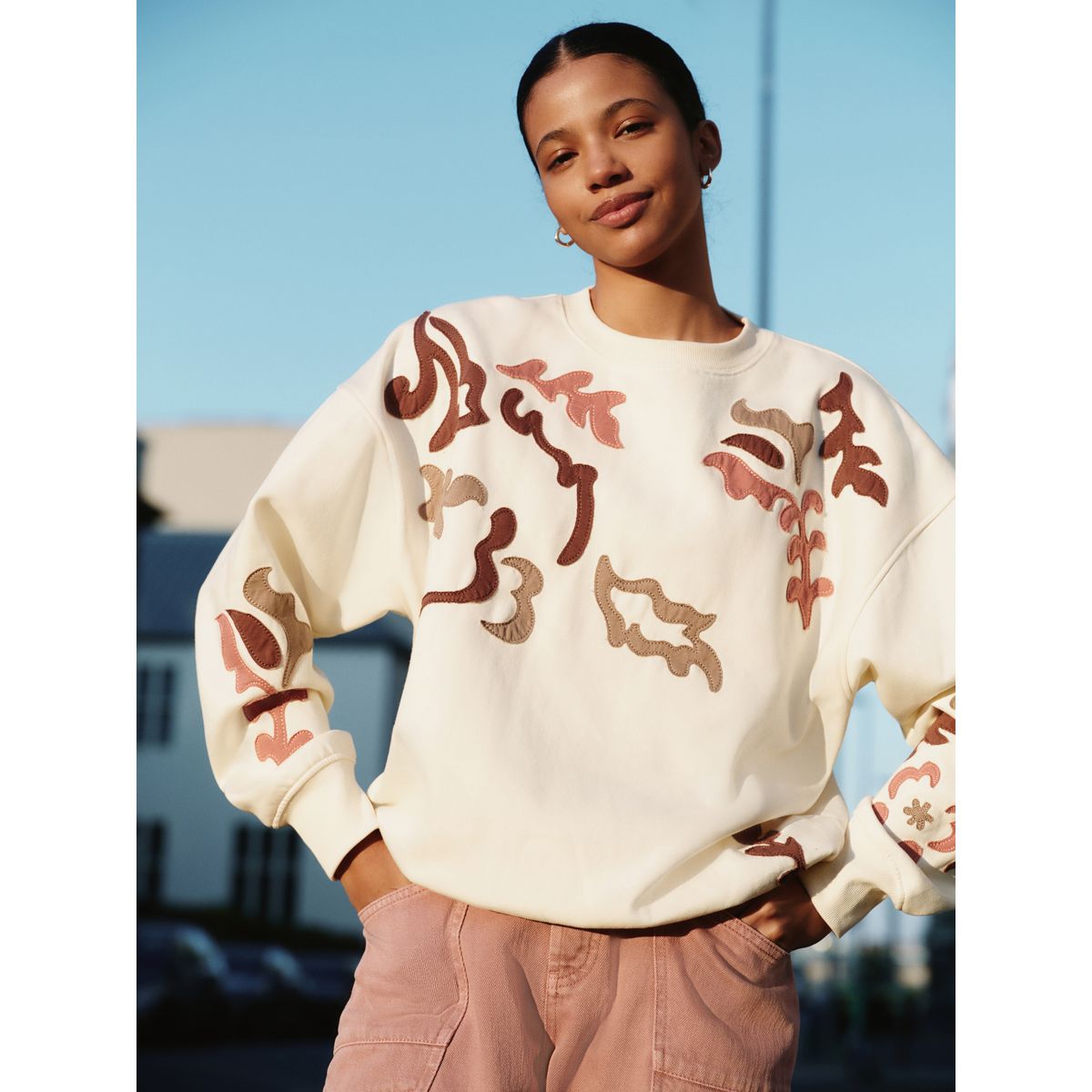 Sweat-shirt avec détails appliqués blanc, NEXT