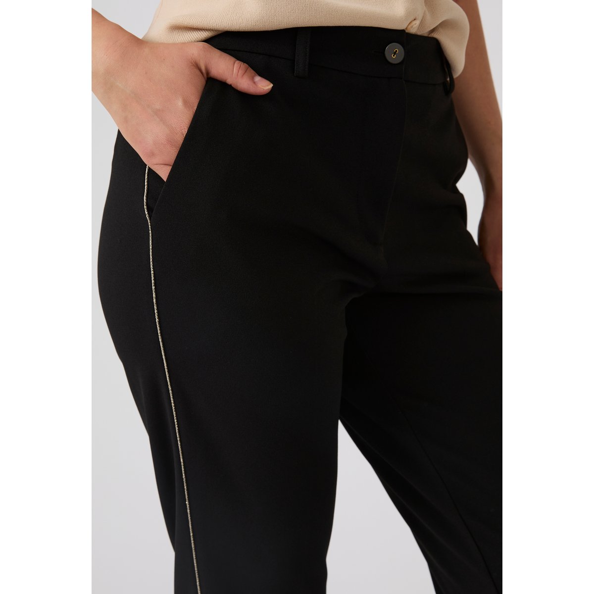 Pantalon maille crêpe stretch liserés côtés rouge bordeaux, DAMART