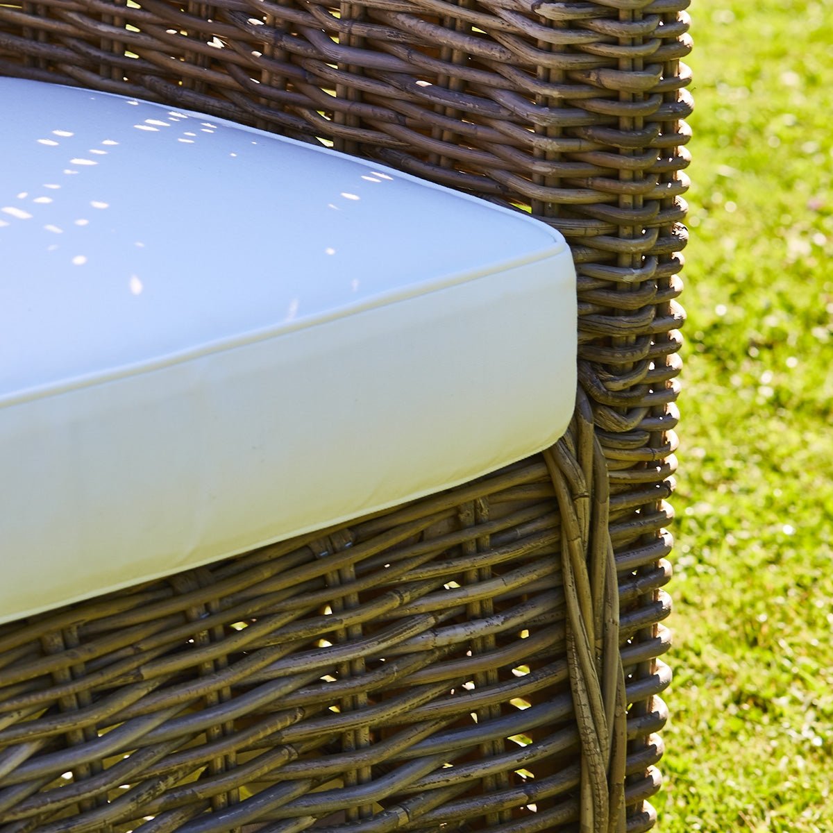 Fauteuil de jardin en kubu arrondi  MUSA naturel, BERAH GETAH