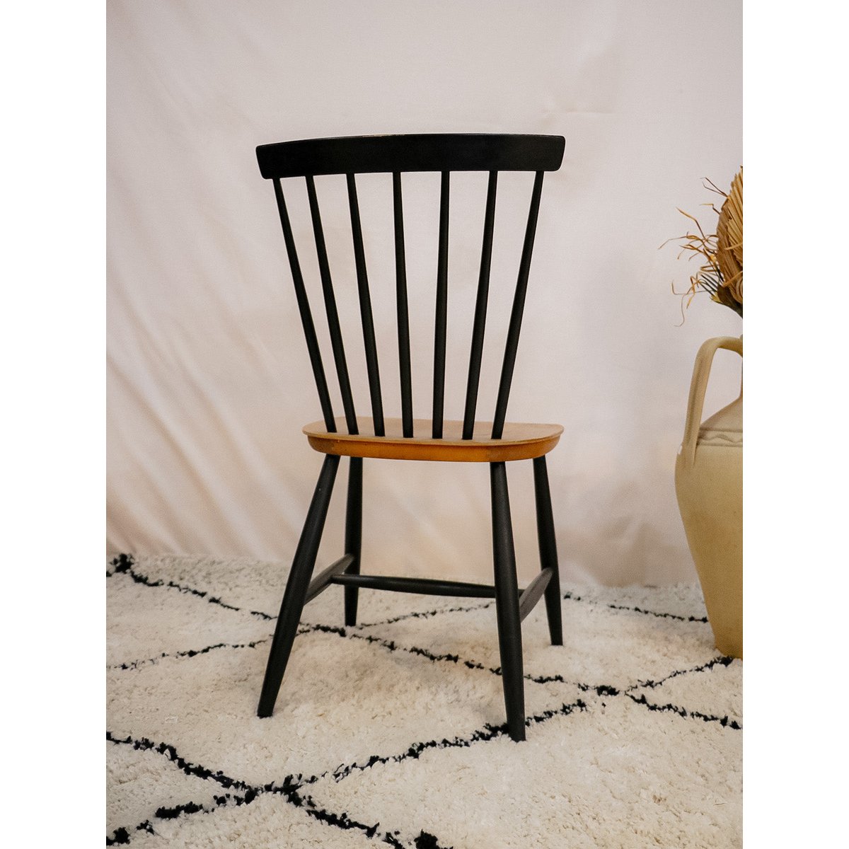 Chaise en teck Alma N°1265 - Bon état bois clair, DEBONGOUT