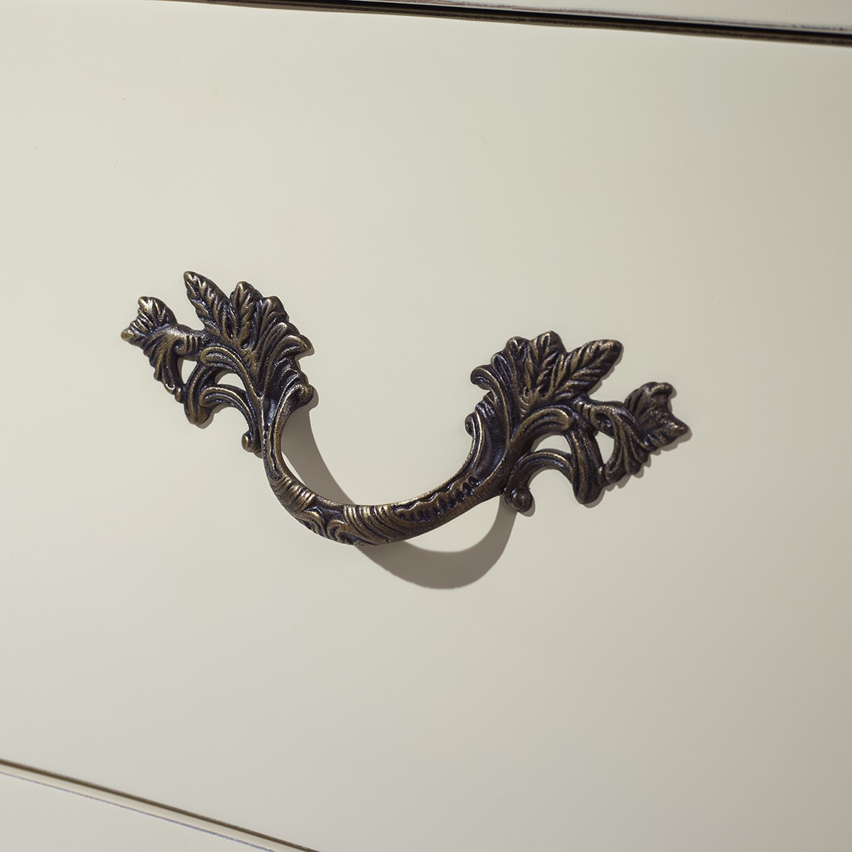 Commode style shabby chic, plateau en chêne, 2 tiroirs ALIENOR blanc, ROBIN DES BOIS