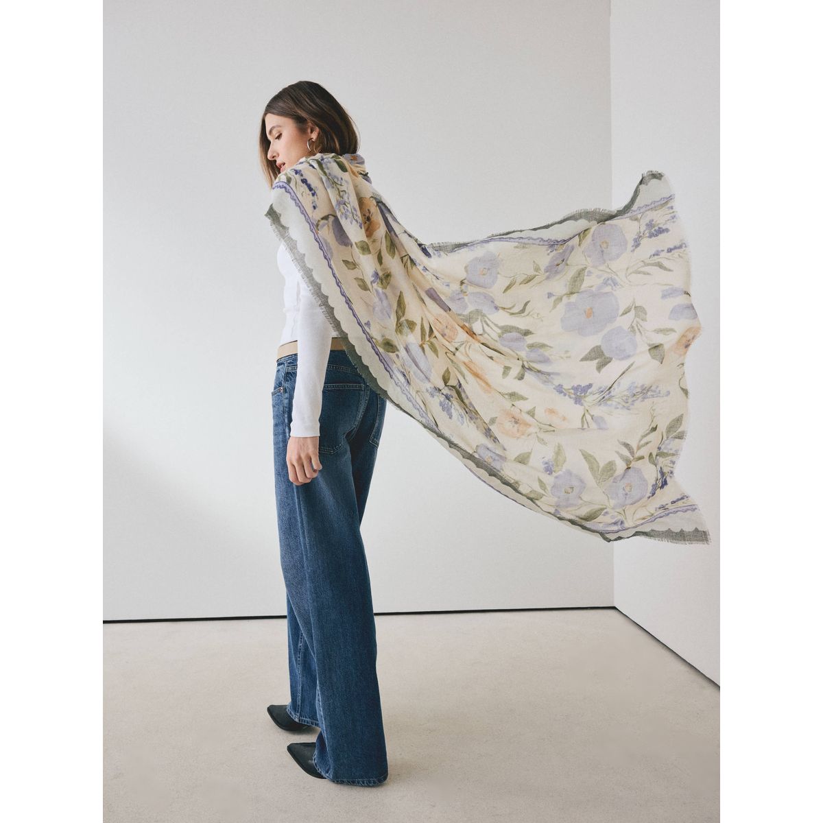 Écharpe légère laine à motifs floraux verts/violets, NEXT