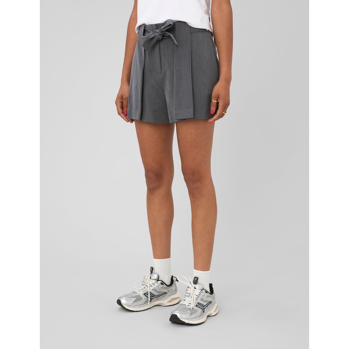 Short ceinturé gris clair, BZB