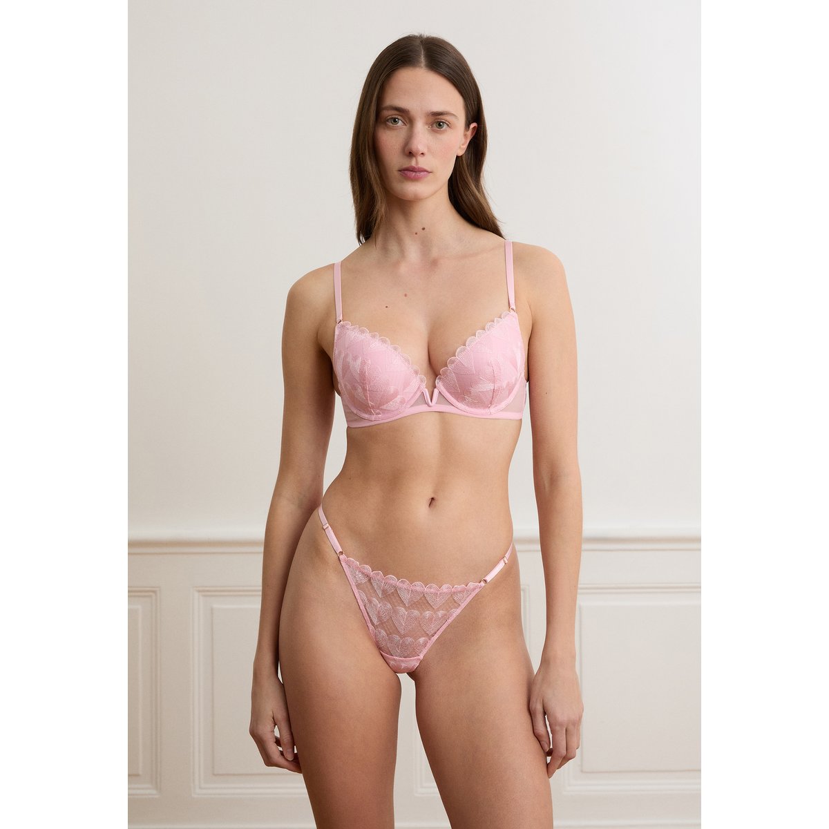 Soutien-gorge N.9 - Balconnet à broderie cœurs DESIR rose, ETAM