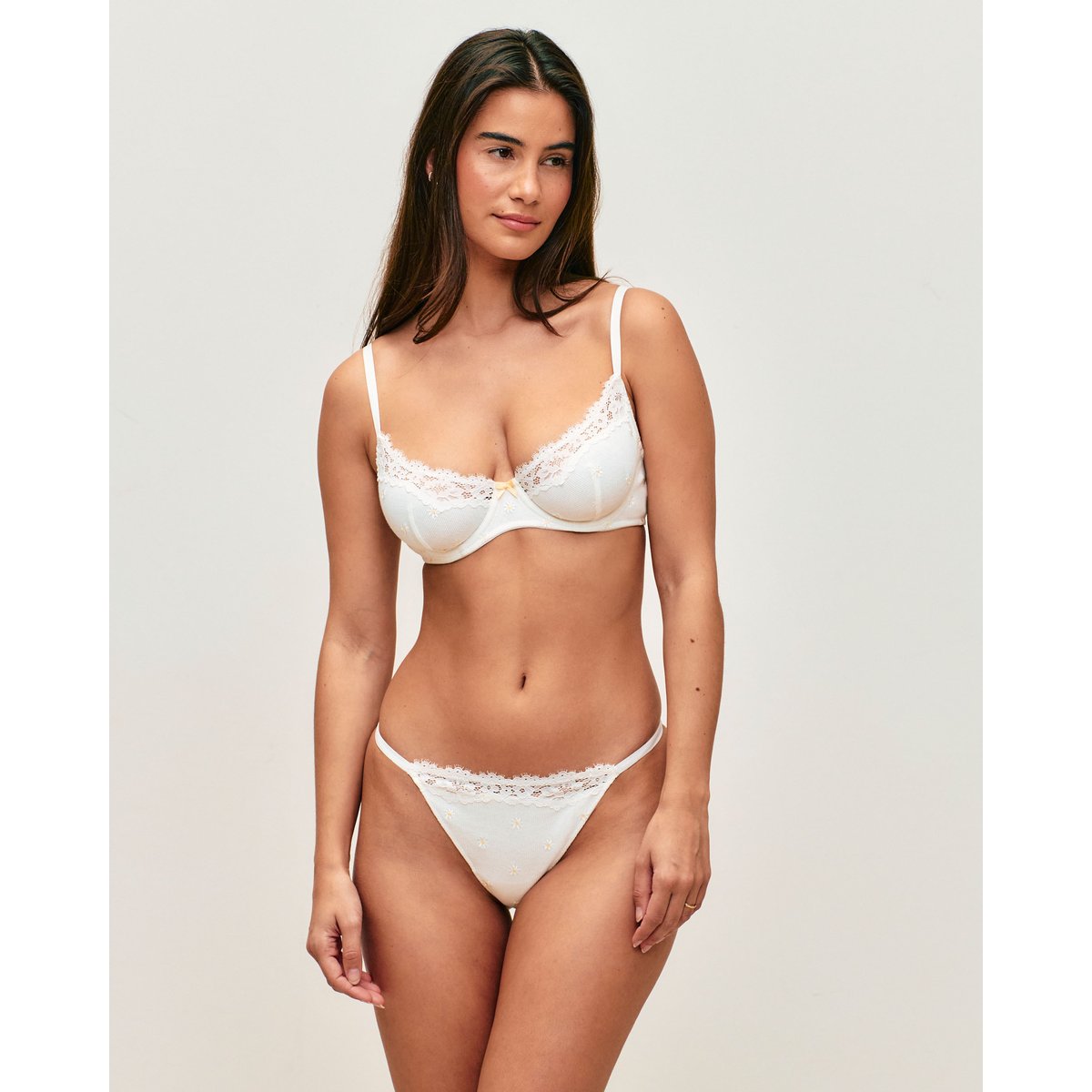 Soutien-gorge corbeille en jersey avec dentelle et broderies florales LACEDAISIZ ecru, UNDIZ