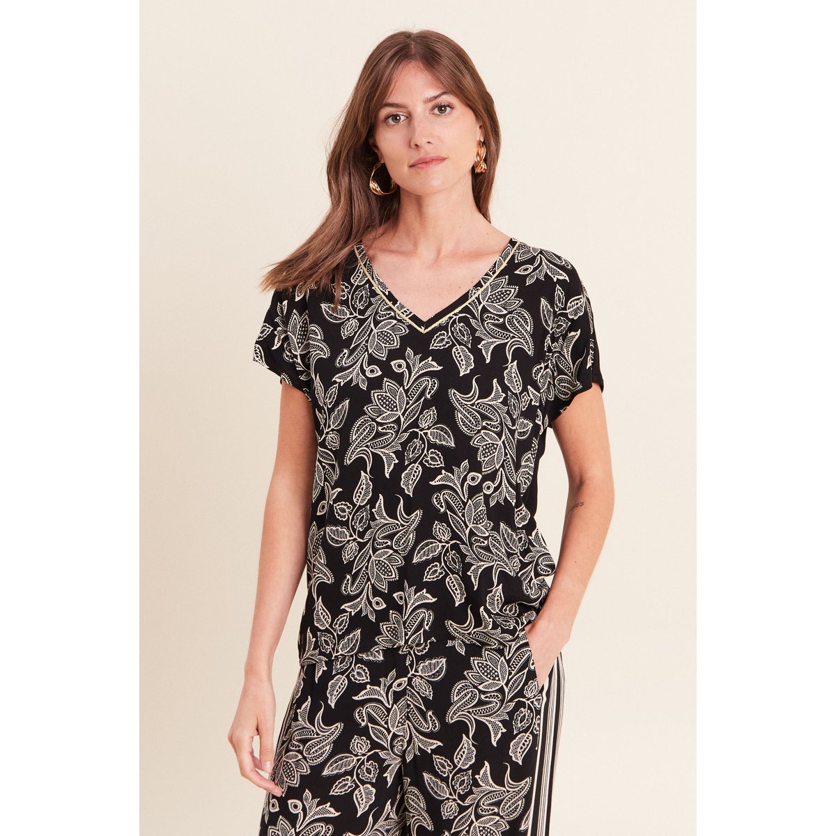 Blouse col v manches courtes noir, BREAL