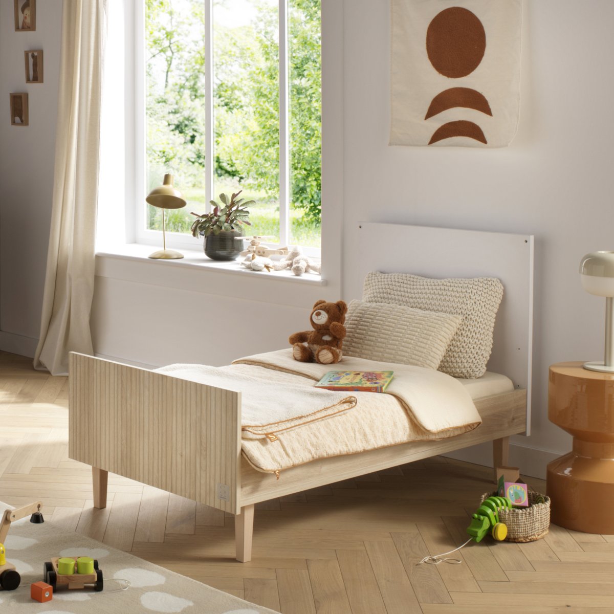 Lit évolutif sur pieds bois blanc/marron, SAUTHON