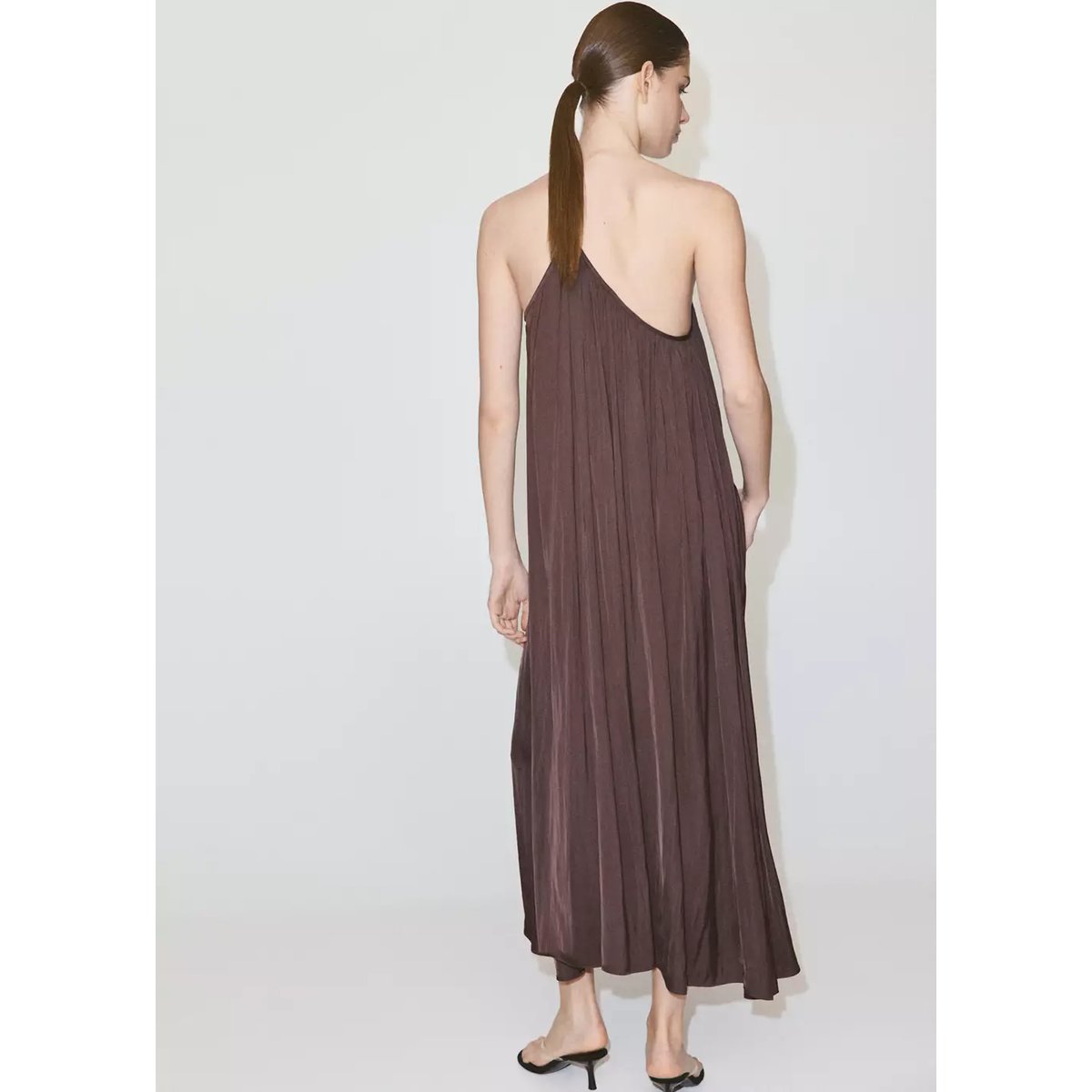 Robe asymétrique froncée grenat, MANGO