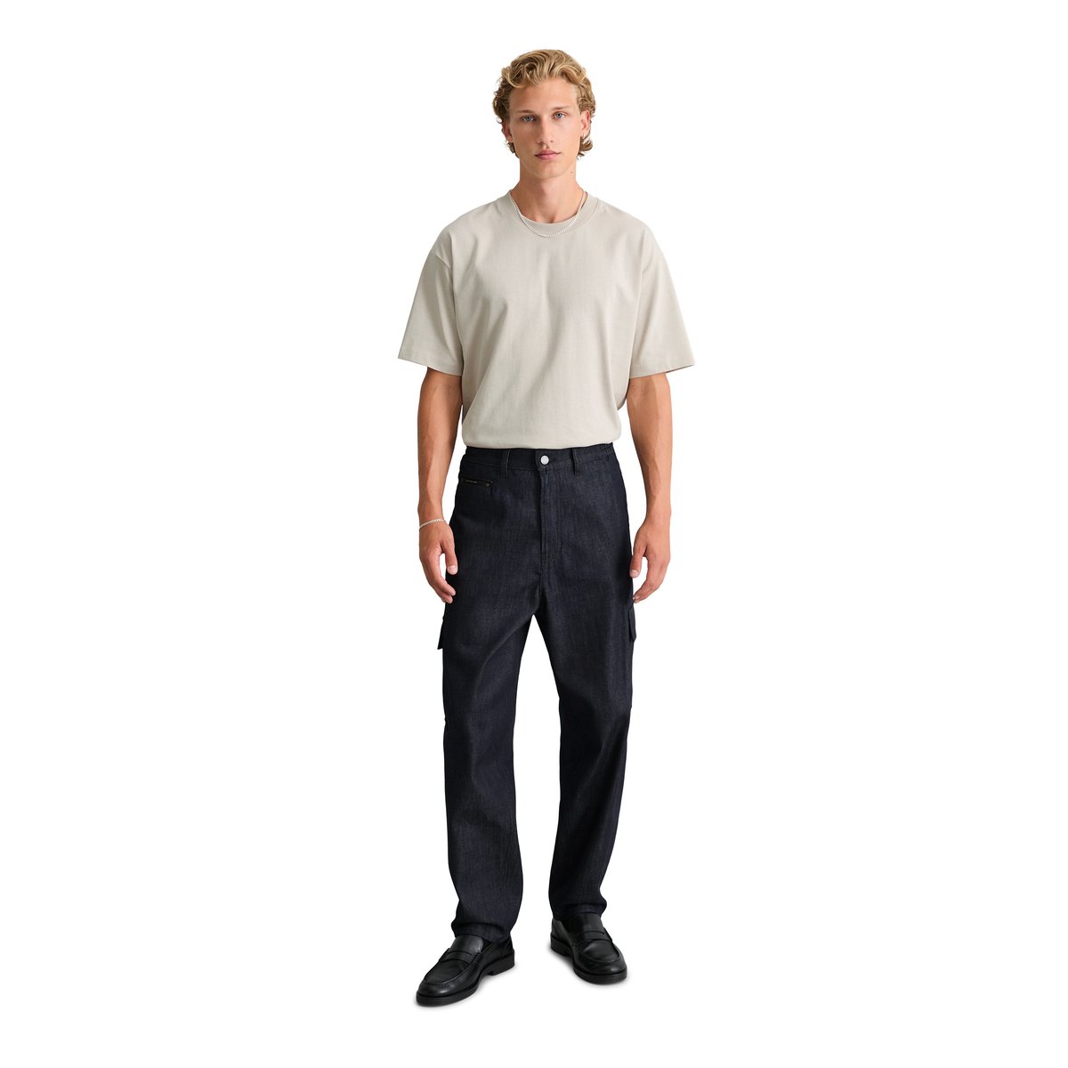 Jean cargo modèle Isak, coupe large, fuselée et raccourcie réalisé avec Orange Fiber bleu, MARC O’POLO DENIM