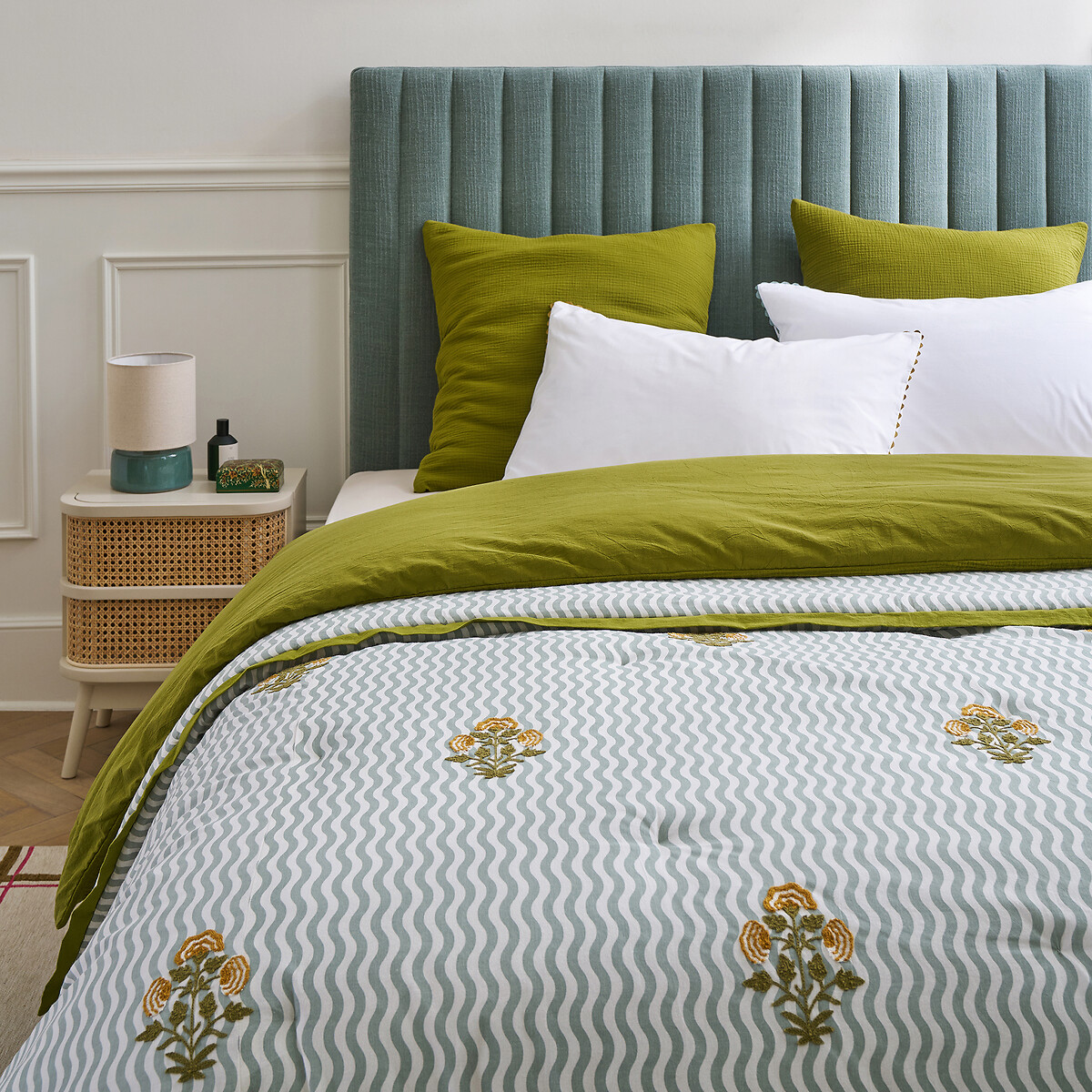 Couvre-lit matelassé, imprimé rayures et broderies fleurs, coton, JANI imprimé rayé, LA REDOUTE INTERIEURS