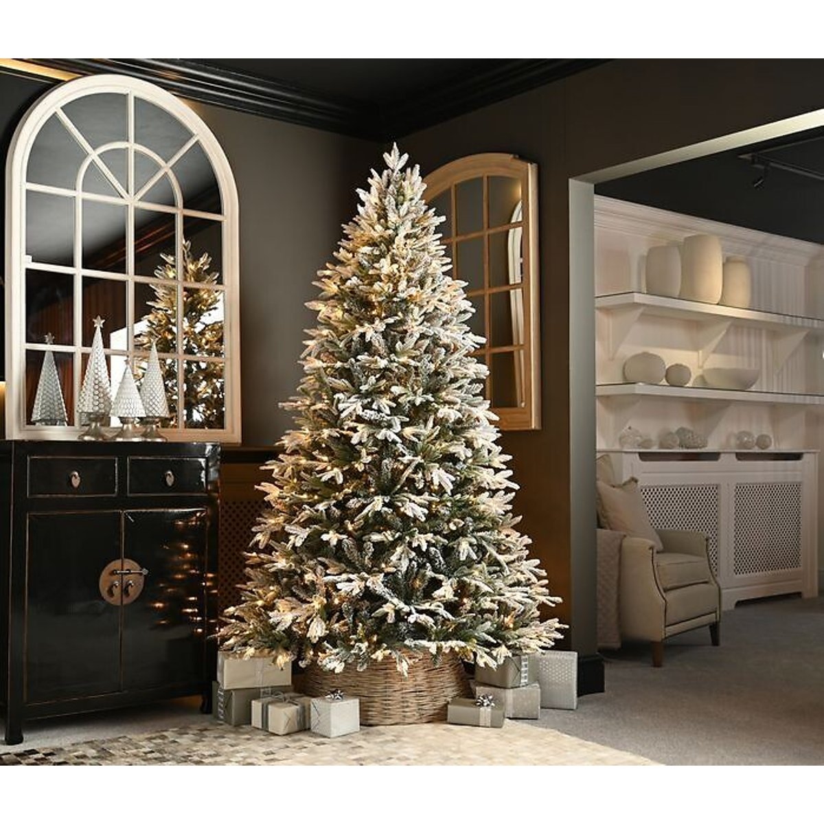 180cm Deluxe Grays peak Flocked Pine Christmas Tree with LED Lights green, SO'HOME