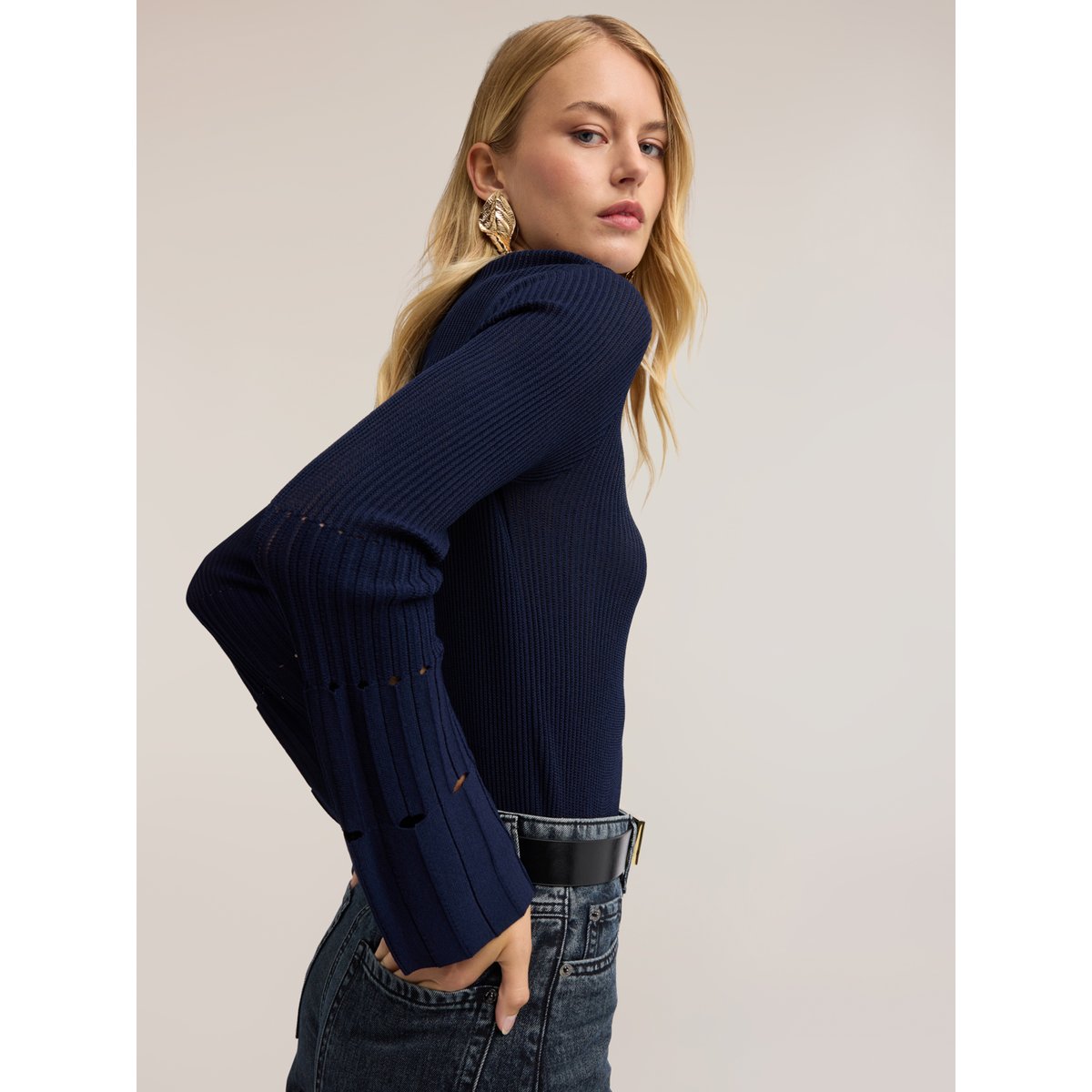 Pull côtelé avec poignet plissé bleu, MOTIVI