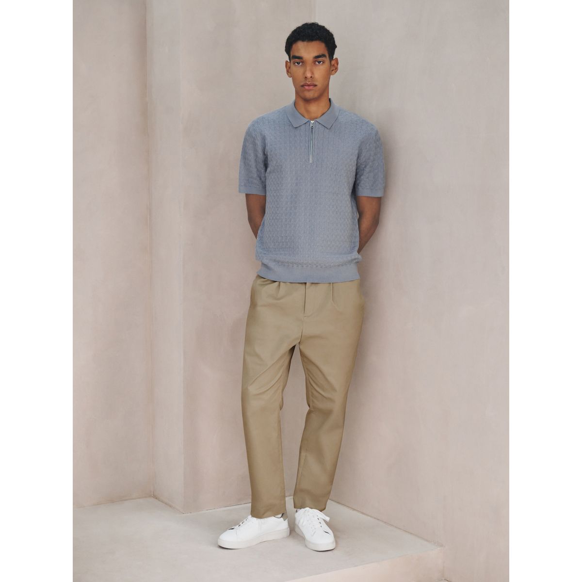 Polo texturé à col zippé et manches courtes bleu clair, NEXT