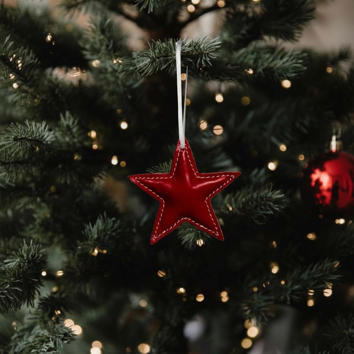 Suspension décorative de noël étoile en cuir H10 rouge, SIA DECO