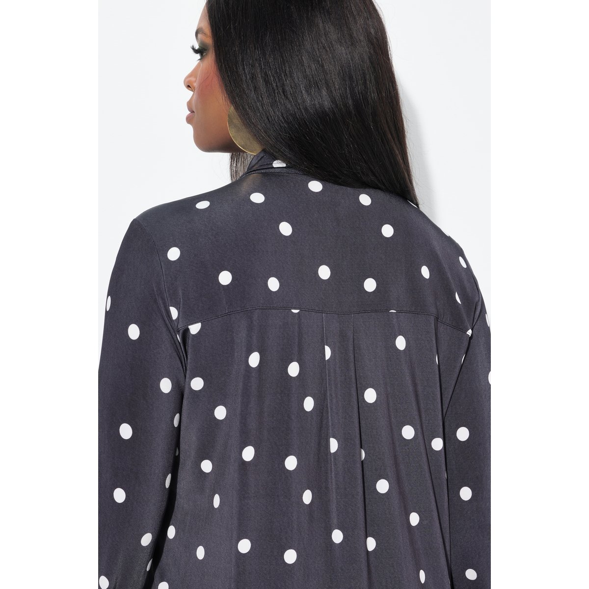 Chemisier long au tombé fluide. Motif pois. noir, ULLA POPKEN