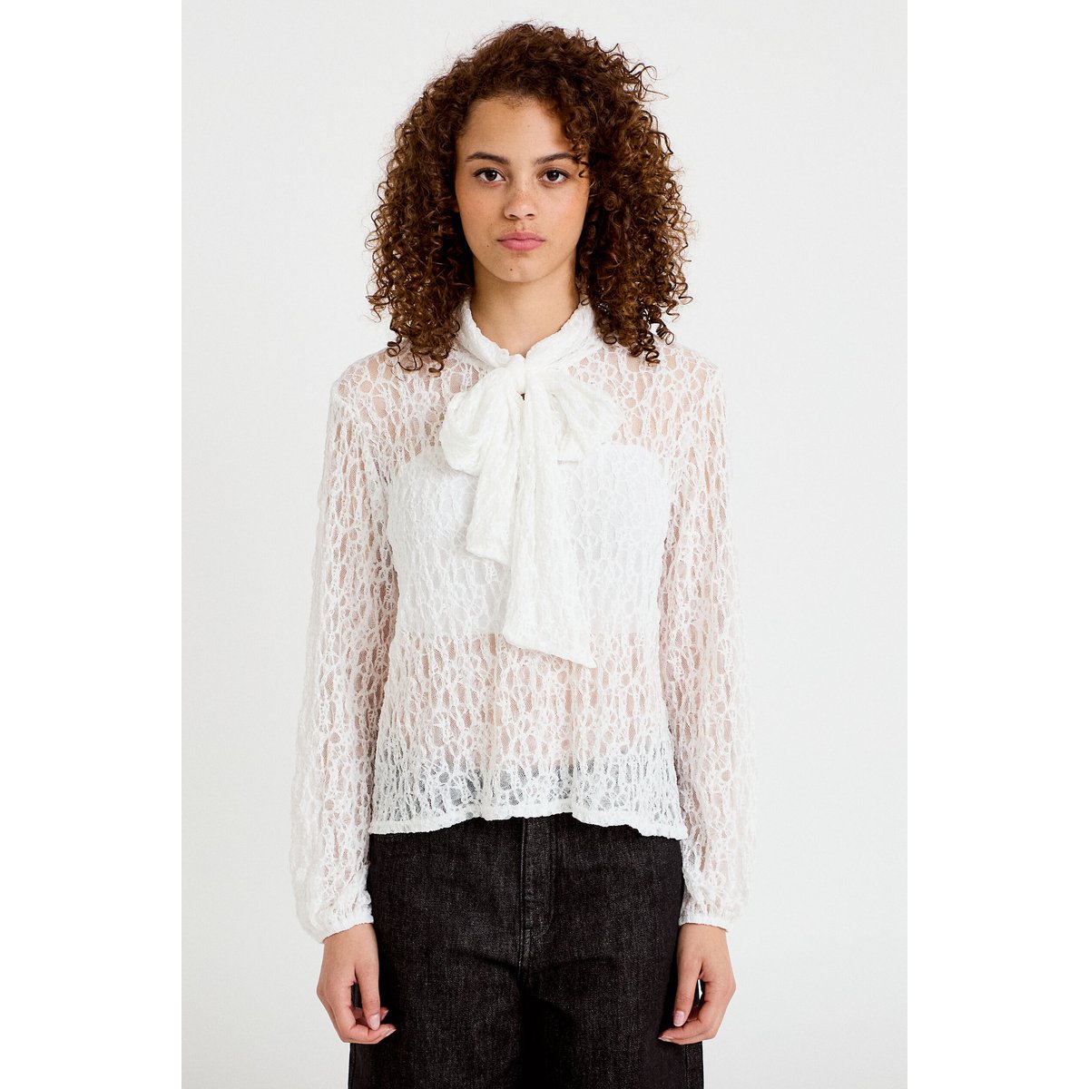 Blouse droite col montant dentelle ecru, CACHE CACHE