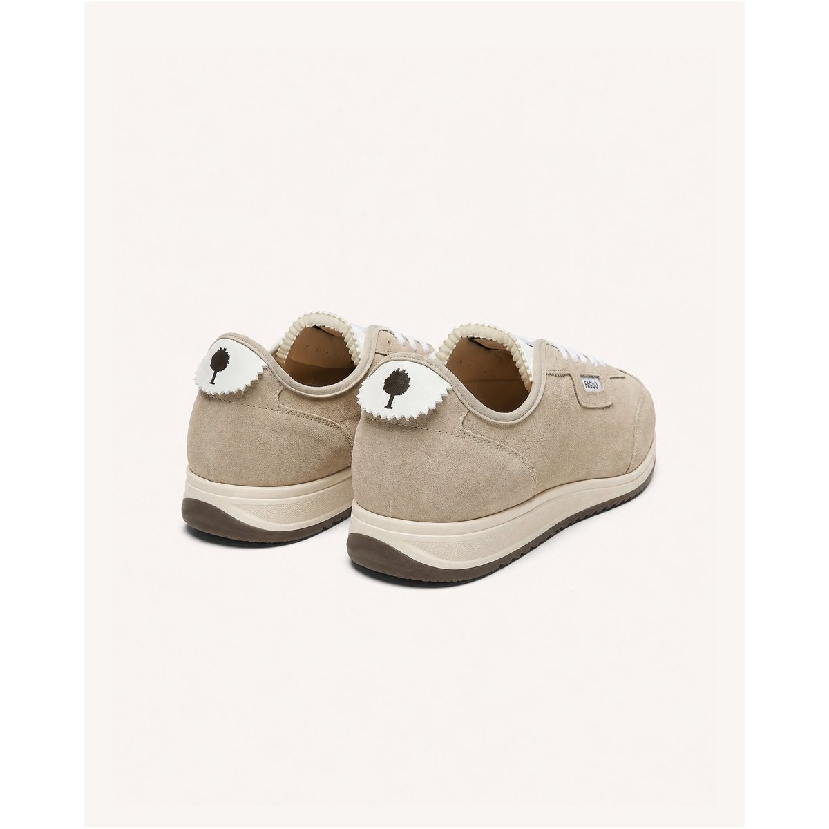 Baskets basses en cuir suédé beige, FAGUO