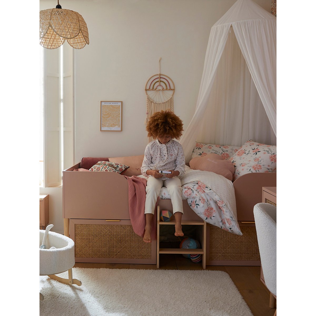 Lit enfant surélevé avec rangements cannage LIGNE POÉSIE rose nude, VERTBAUDET