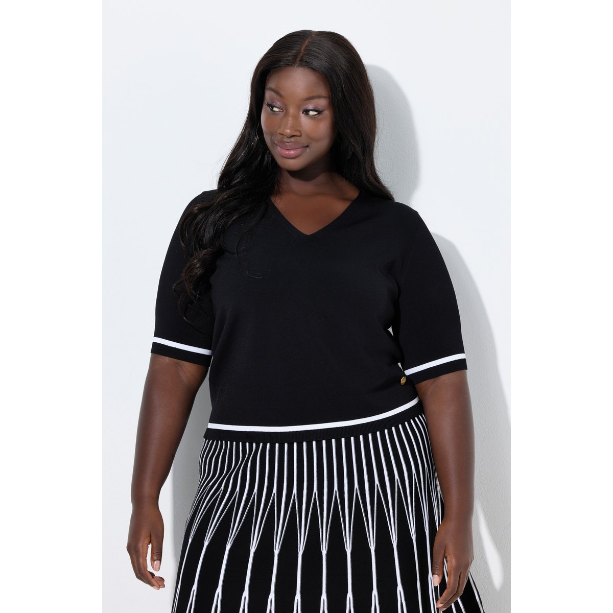 Pull court en fine maille côtelée noir, ULLA POPKEN
