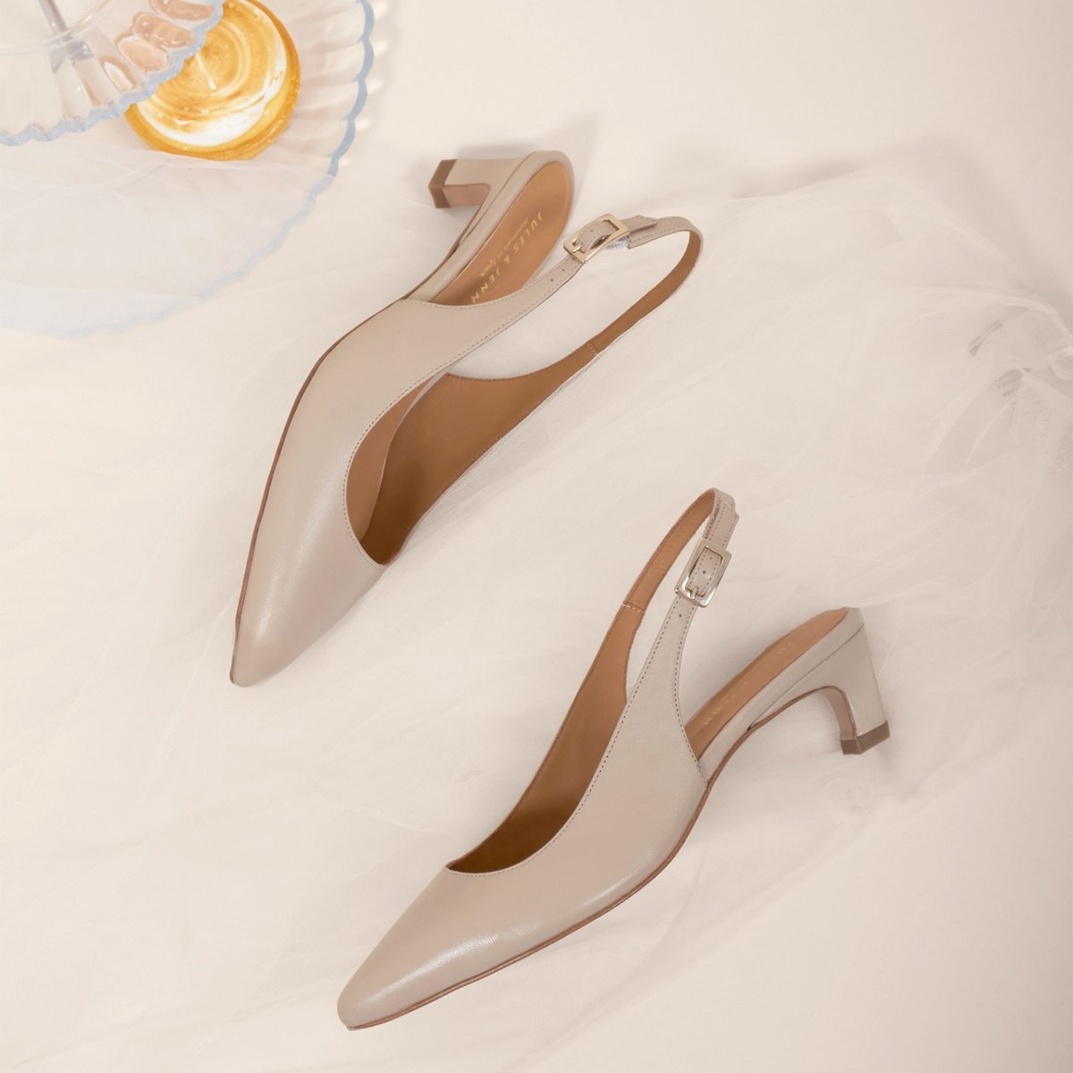 Escarpins slingback Albane petit talon cuir lisse crème, JULES & JENN