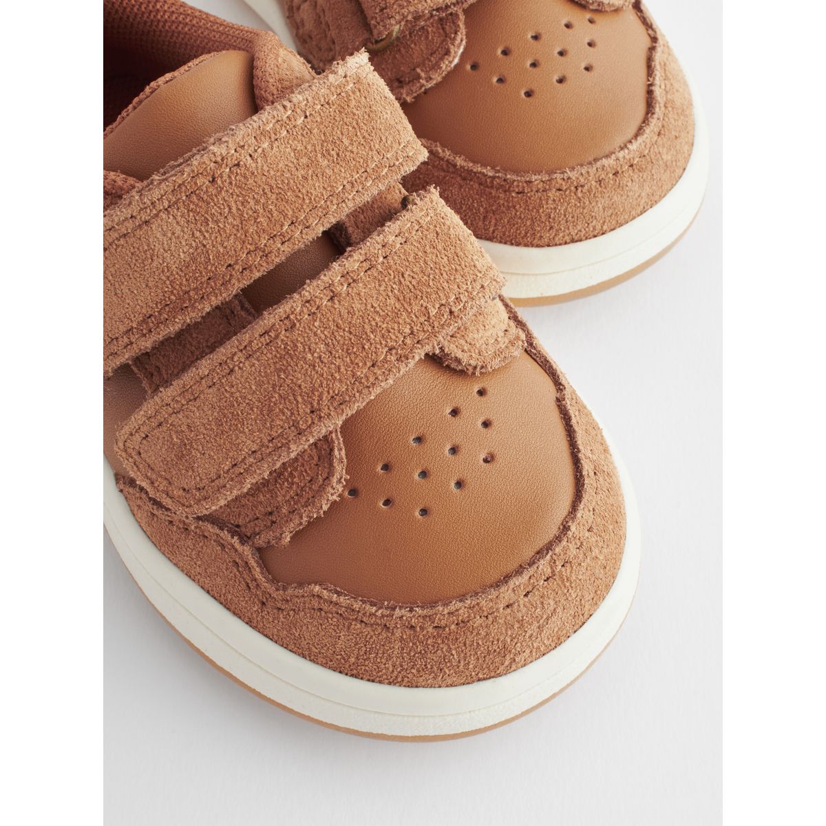 Chaussures premiers pas en cuir à scratch marron fauve, NEXT