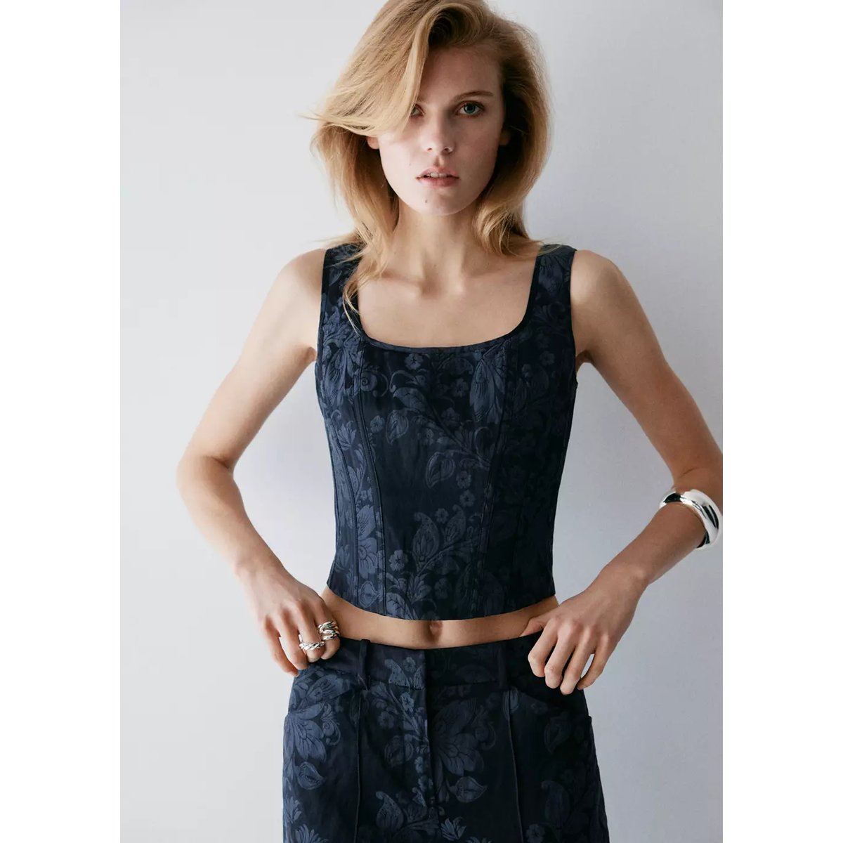 Top style corset imprimé à fleurs bleu, MANGO