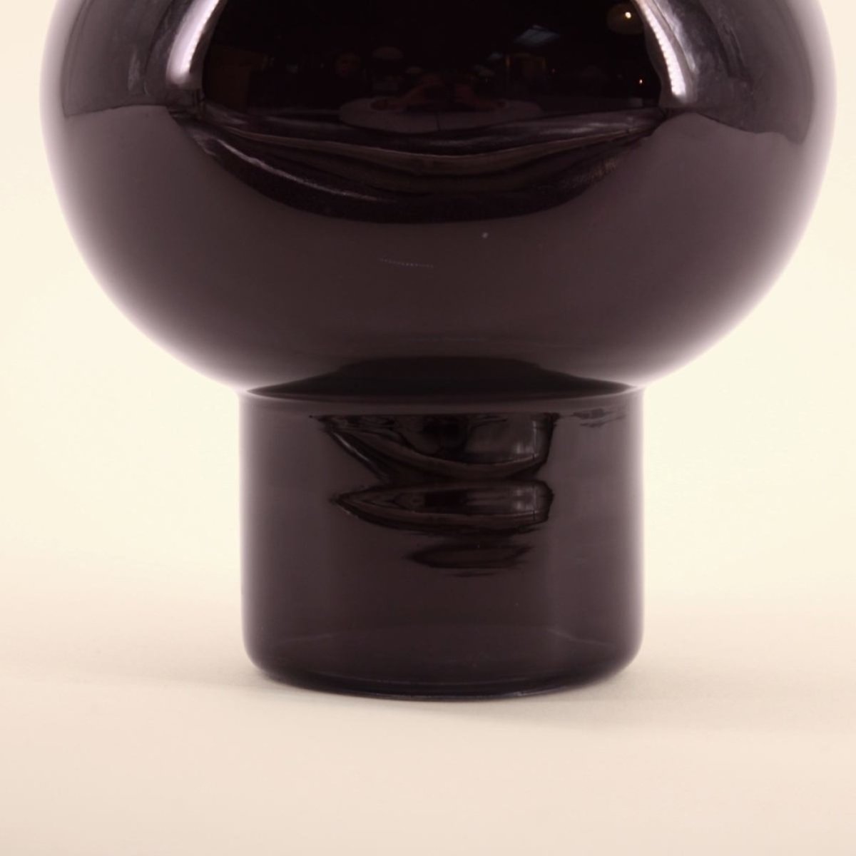 Vase boule talon en verre, H21cm noir, DECOSTAR