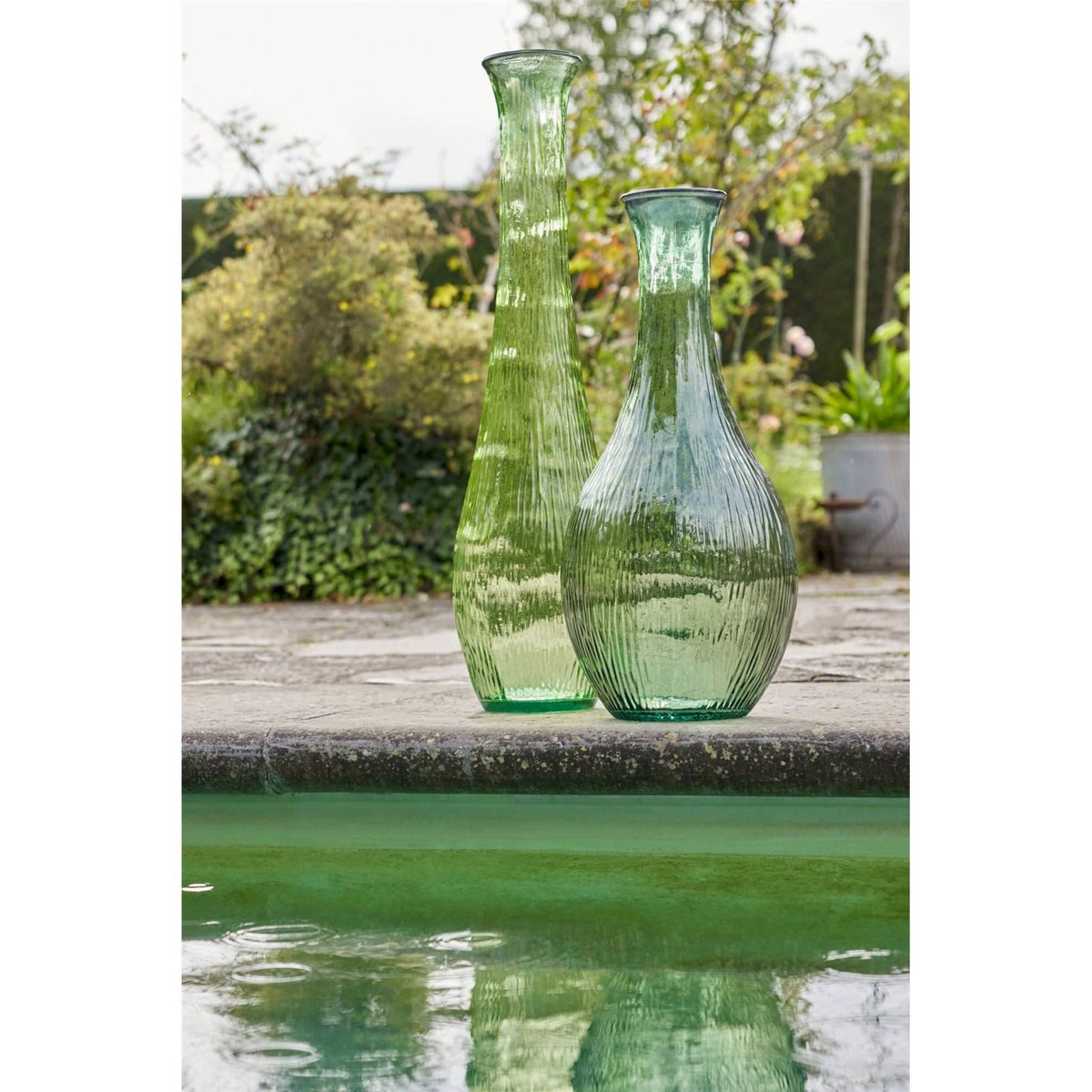 Vase élancé en verre vert clair, RECOLLECTION