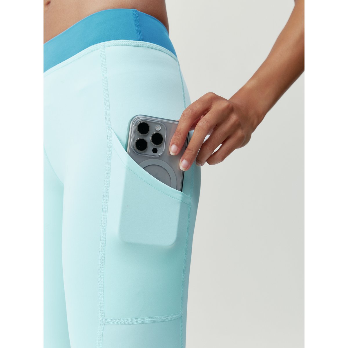 Legging de sport Long Performance XENIA bleu turquoise / bleu marine, BORN