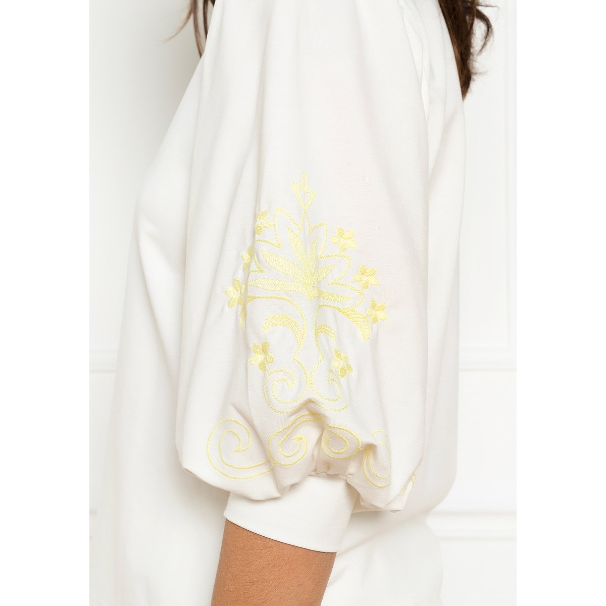 Blouse manches brodées blanc casse, LOLALIZA
