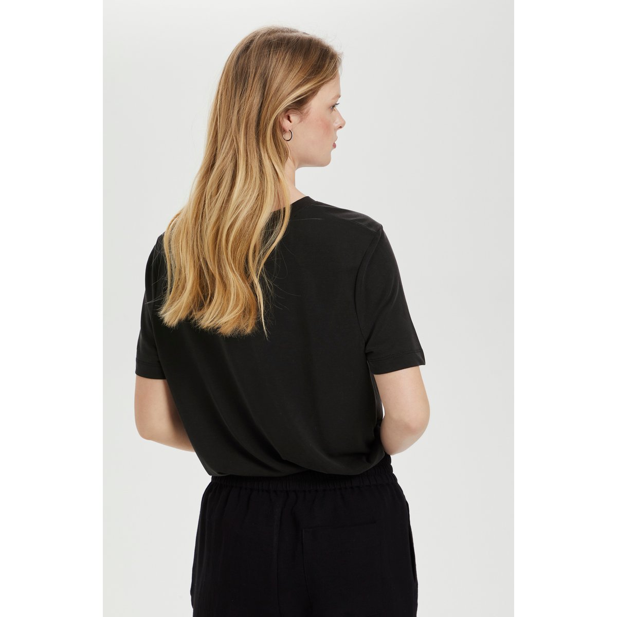 T-shirt noir, SOAKED IN LUXURY