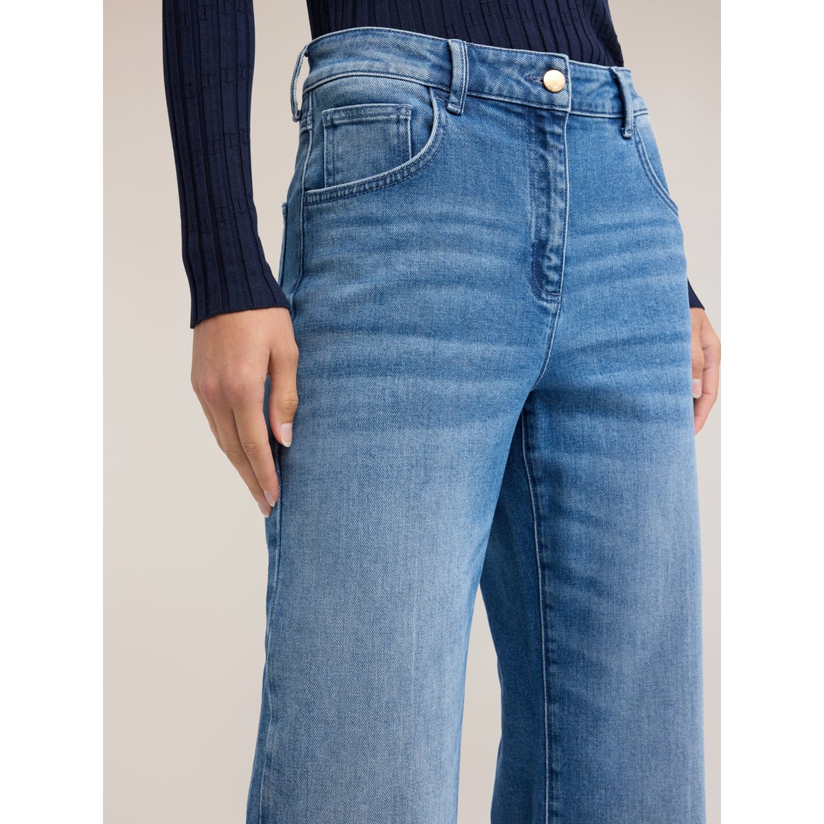 Jean large avec pli frontal bleu, MOTIVI