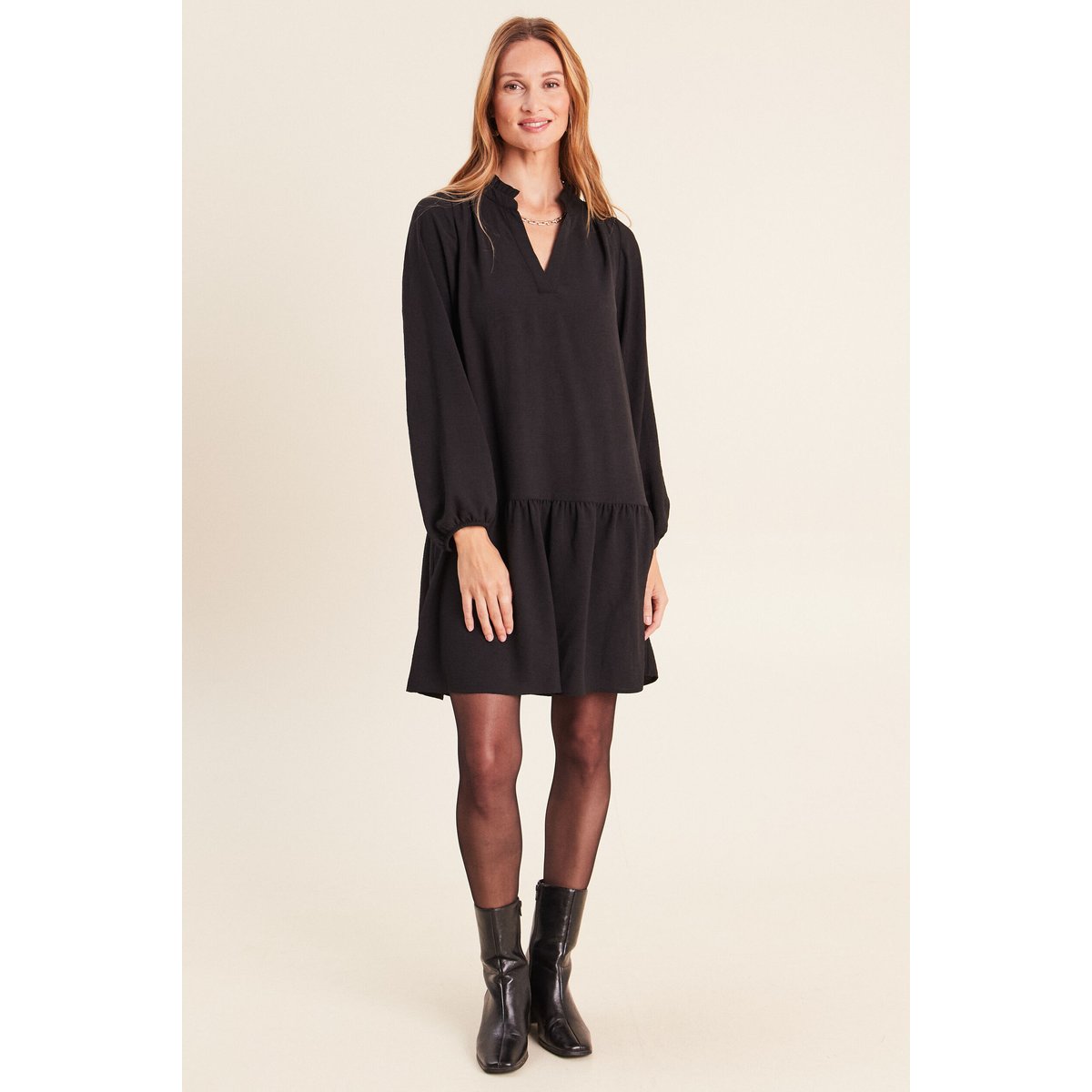 Robe courte évasée col v manches longues noir, BREAL