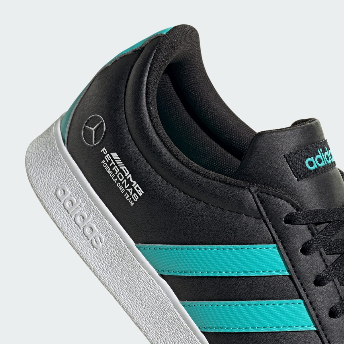 Chaussure Mercedes - Amg Petronas Formula One Team Vl Court Chaussure Mercedes - Amg Petronas Formula One Team Vl Court core black / semi mint rush / cloud white, adidas Performance