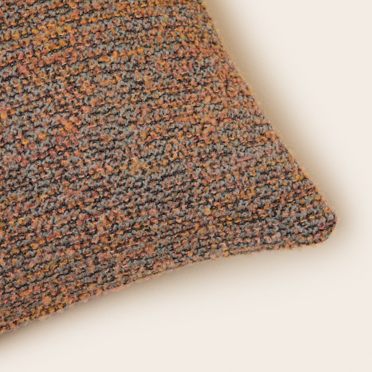 Housse De Coussin en Bouclette en dégradé KONSTANTIN chiné noir et pastels, MADURA